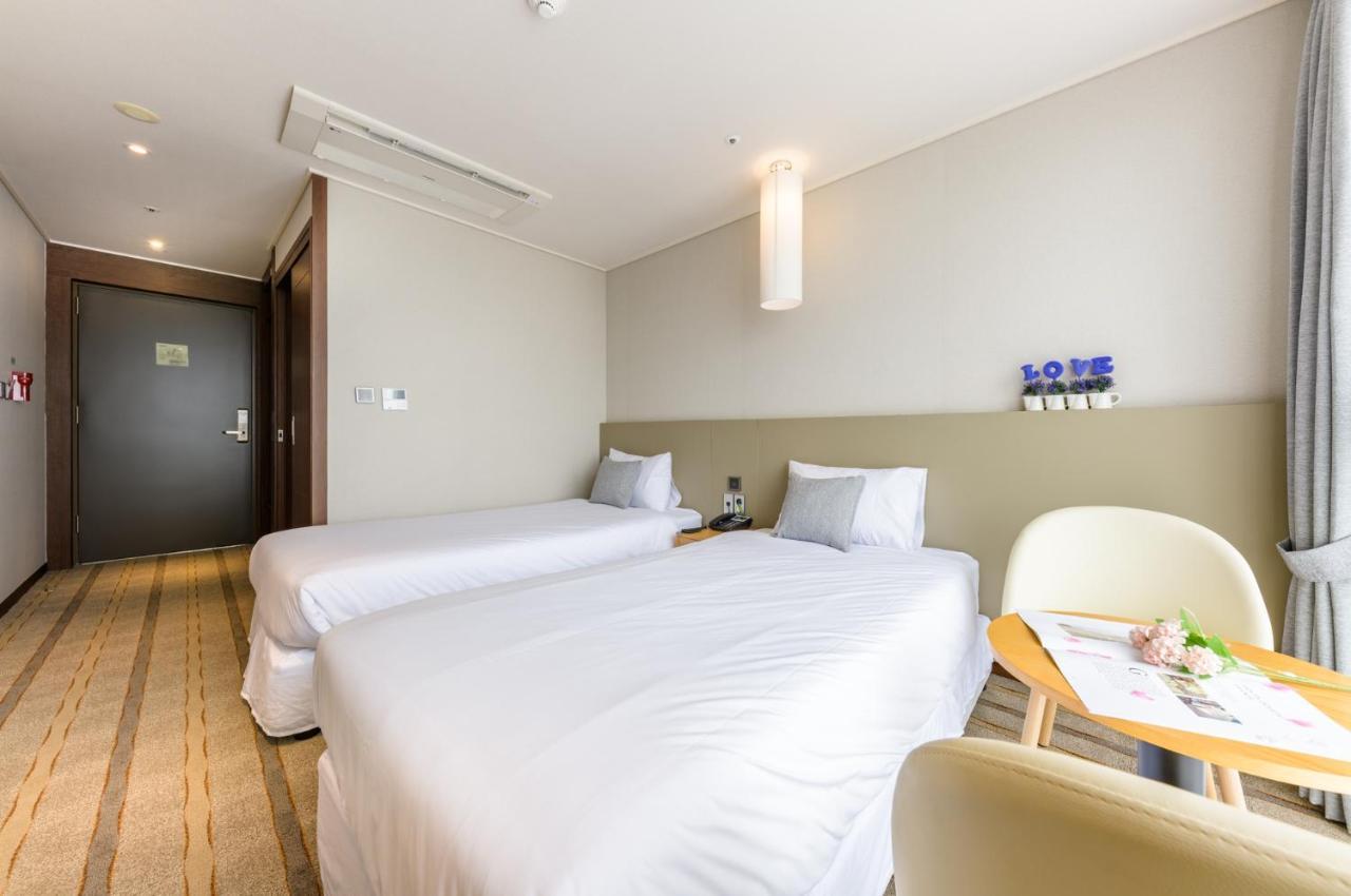 Shin Shin Hotel Cheonjiyeon Seogwipo-stad Buitenkant foto